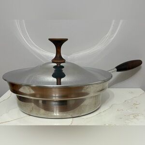 VTG MCM Aluminum Covered Chaffing Dish w/ Wooden Handle/ Knob 9.25 in Diameter